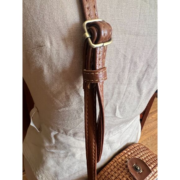 Round Woven Purse - Picture 7 of 8